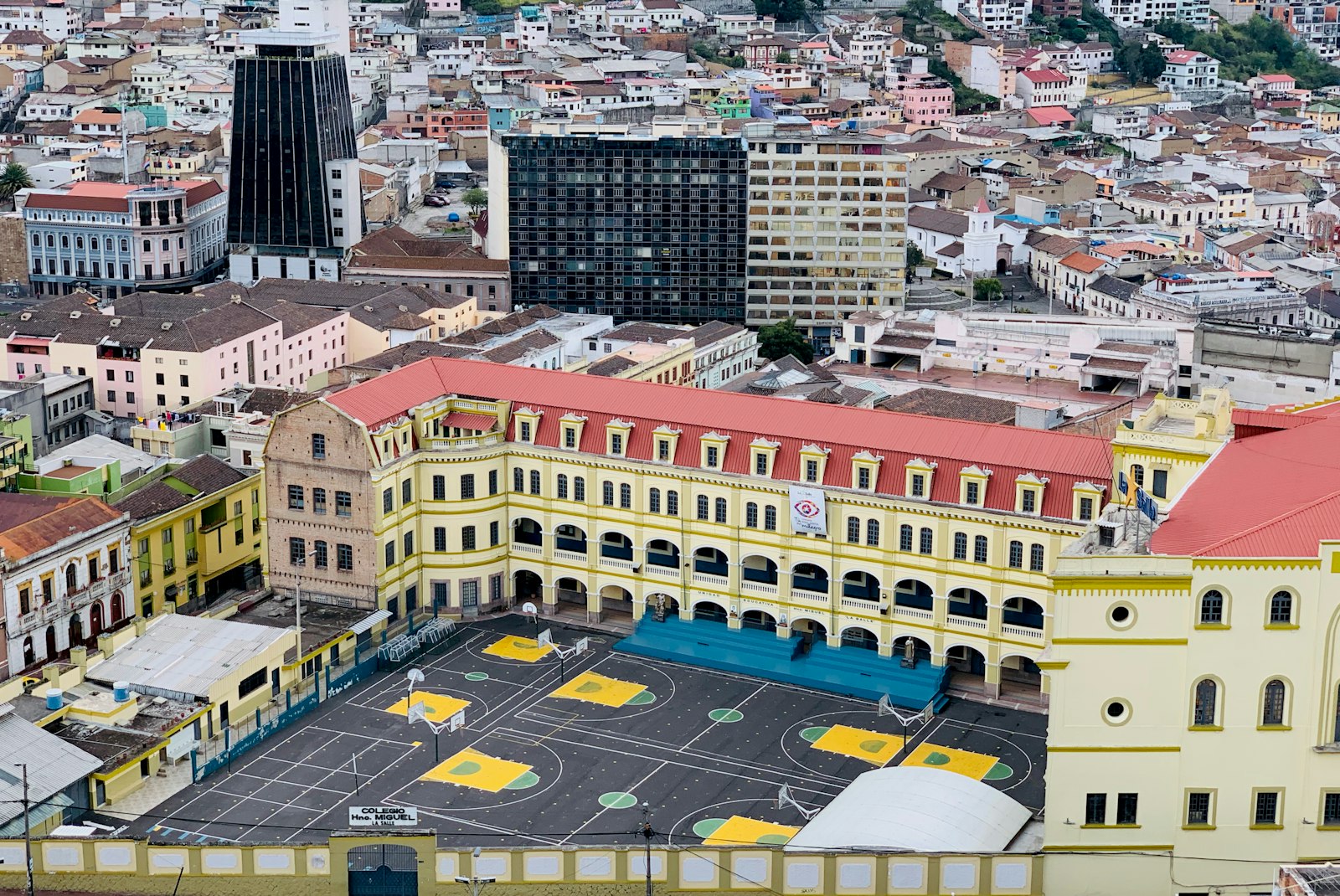 Quito skyline